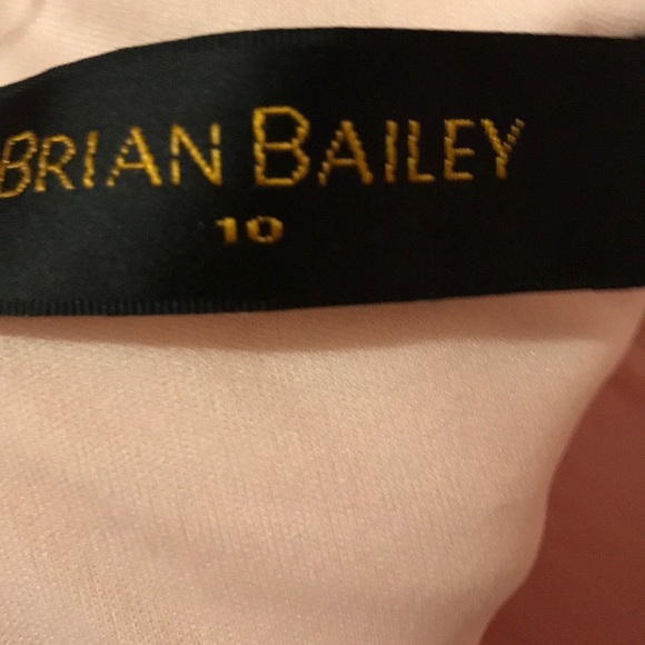 Dress - Picture 4 of 4